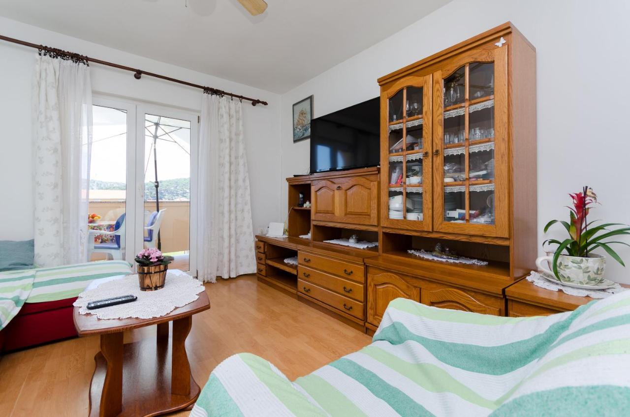 Apartments And Room Sime M Lopar Εξωτερικό φωτογραφία